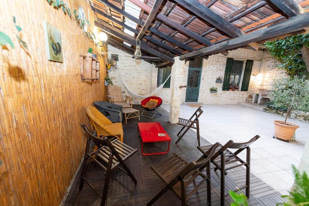 Anna-Maria : Grand Appartement 10 Personnes+Parking Prive -Actif+ Location- マルセイユ エクステリア 写真